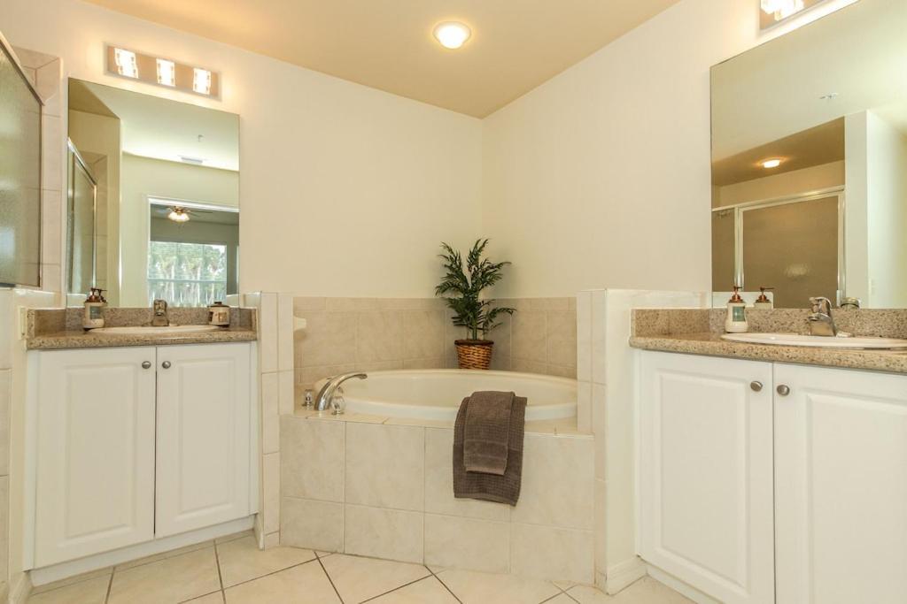 Free Golf! Stay, Play, Work From Luxury 2Bdr Plus Den 1St Floor Villa In Lely Golf Resort North North Naples Extérieur photo